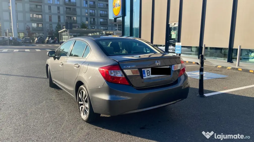 Vând Honda Civic 4D Sedan – 1.8 i-VTEC, 142 CP, Euro 6 – Unic proprietar