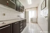 Apartament spatios cu 2 camere decomandat la etajul 3 Com... 