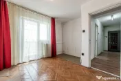 Apartament spatios cu 2 camere decomandat la etajul 3 Com... 