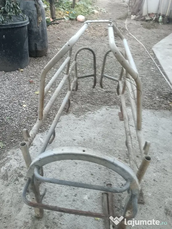 vând boxă fătare