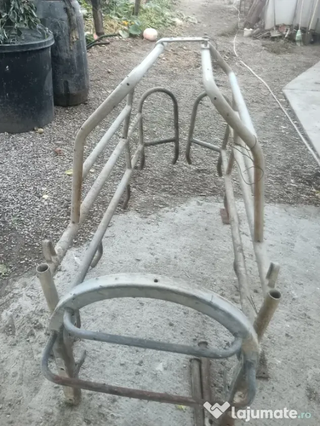 vând boxă fătare