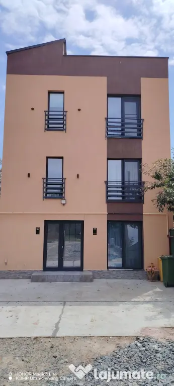 Apartament 3 camere de inchiriat — fotografia 1
