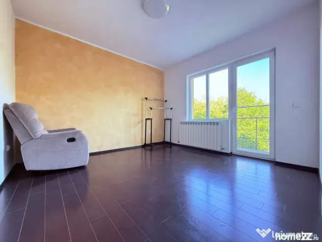 Inchiriere Apartament 4 camere, bloc 2008, parcare, Hotel Ro - Zalau (Salaj)