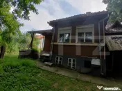 Casă cu trei camere în Reghin | Curte proprie! 