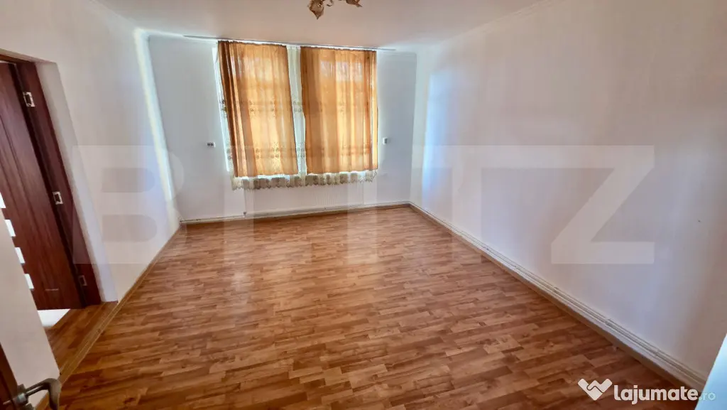 Casa de inchiriat, 2 camere, 99 mp, teren 1325 mp, zona Unir - Unirea (Alba)