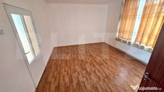 Casa de inchiriat, 2 camere, 99 mp, teren 1325 mp, zona Unir - Unirea (Alba)
