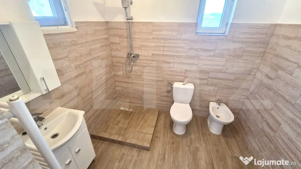Casa de inchiriat, 2 camere, 99 mp, teren 1325 mp, zona Unir - Unirea (Alba)