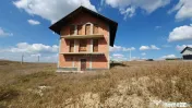 Casa Individuala la Rosu - 250 mp - Teren 10 ari - Scheia