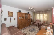 Rar pe piață - Apartament cu 3 camere, decomandat, Etaj 1