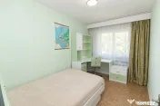 Rar pe piață - Apartament cu 3 camere, decomandat, Etaj 1
