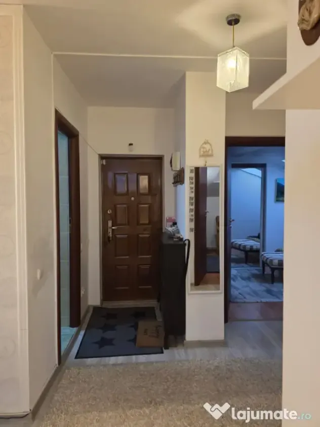 Vând apartament 3 camere str drumul valea cricovului