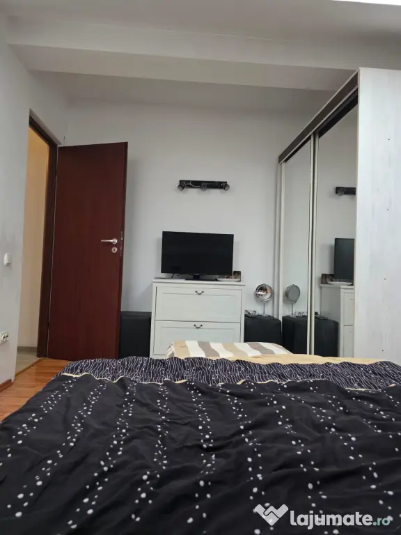 Vând apartament 3 camere str drumul valea cricovului