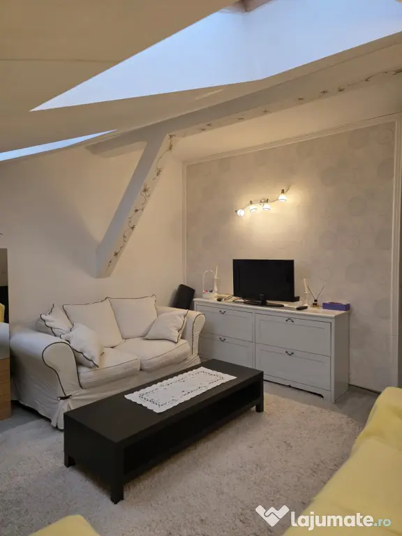 Vând apartament 3 camere str drumul valea cricovului