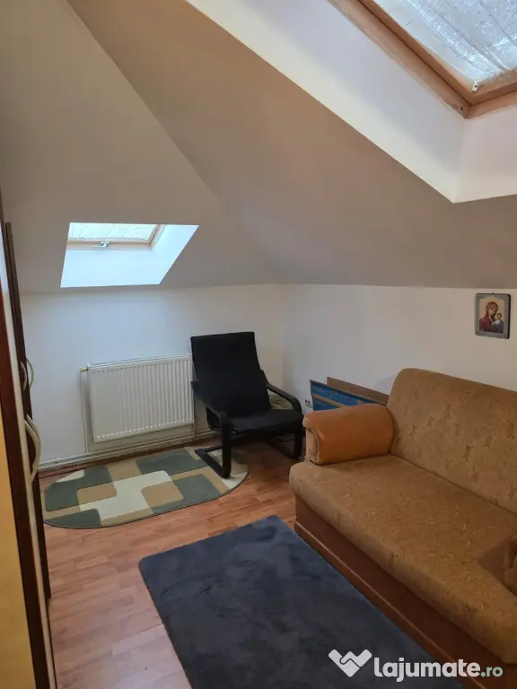 Vând apartament 3 camere str drumul valea cricovului