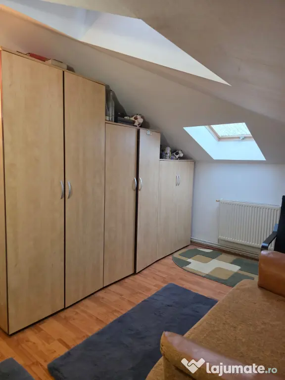 Vând apartament 3 camere str drumul valea cricovului