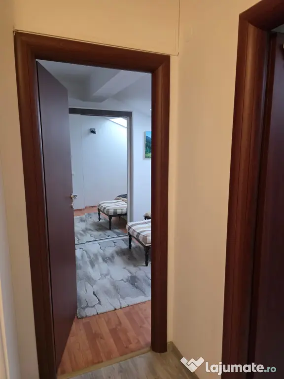 Vând apartament 3 camere str drumul valea cricovului