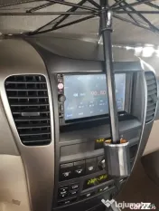 Mașina SUV de dat. 