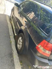 Mașina SUV de dat. 