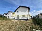 Vila de vanzare-4 camere-2 bai-Teren 350 MP 