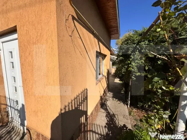 Casa 103 mp din caramida, teren 338 mp - Spitalul de Recupe - Botosani (Botosani)