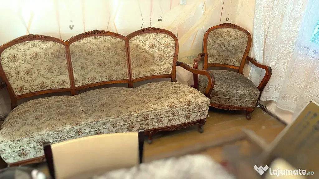 Vând sufragerie completă în stil clasic/vintage, cu influențe Baroc-Rococo,