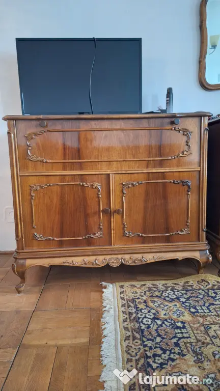 Vând sufragerie completă în stil clasic/vintage, cu influențe Baroc-Rococo,