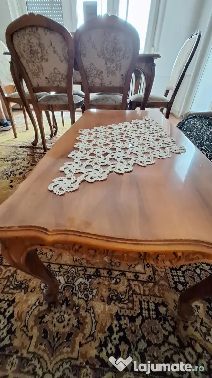 Vând sufragerie completă în stil clasic/vintage, cu influențe Baroc-Rococo,