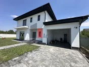 Vanzare vila 4 camere in Domnesti