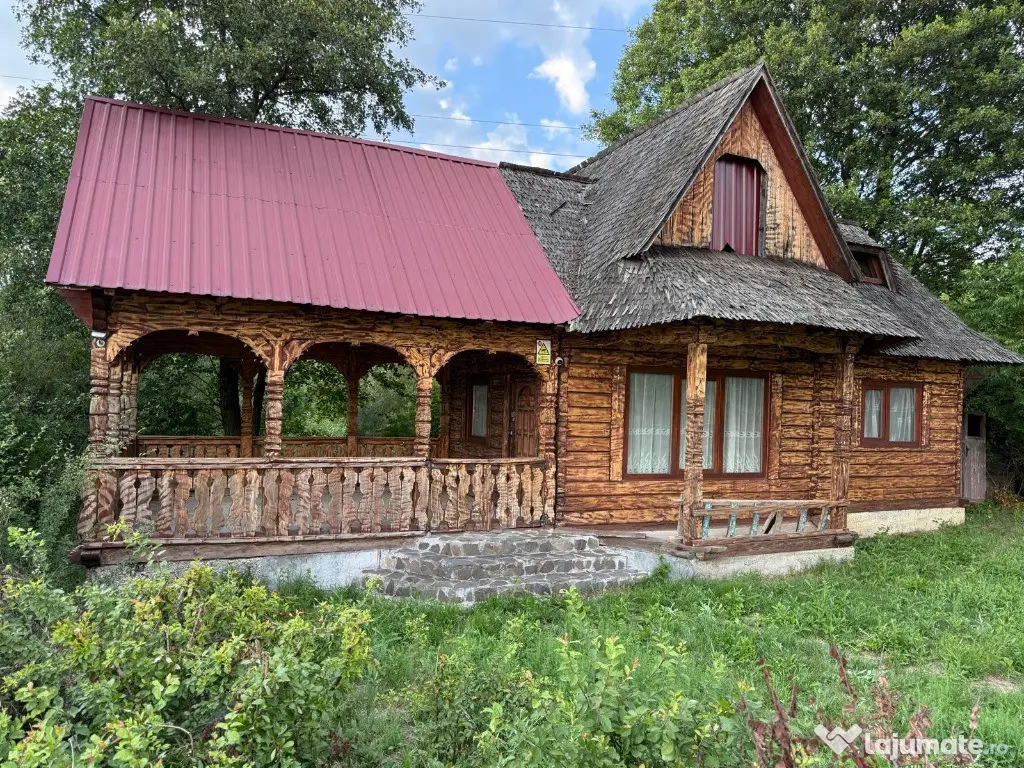Lapusel, cabana traditionala cu priveliste la lac - Lapusel (Maramures)