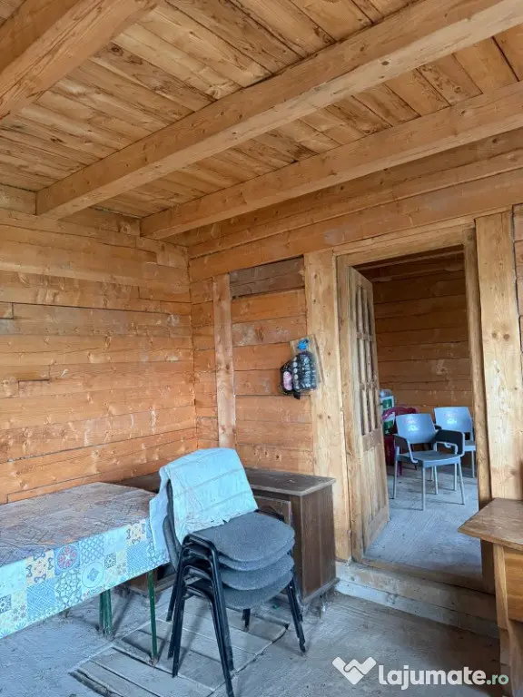Lapusel, cabana traditionala cu priveliste la lac - Lapusel (Maramures)