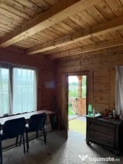 Lapusel, cabana traditionala cu priveliste la lac 