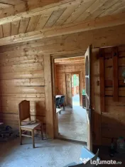 Lapusel, cabana traditionala cu priveliste la lac 