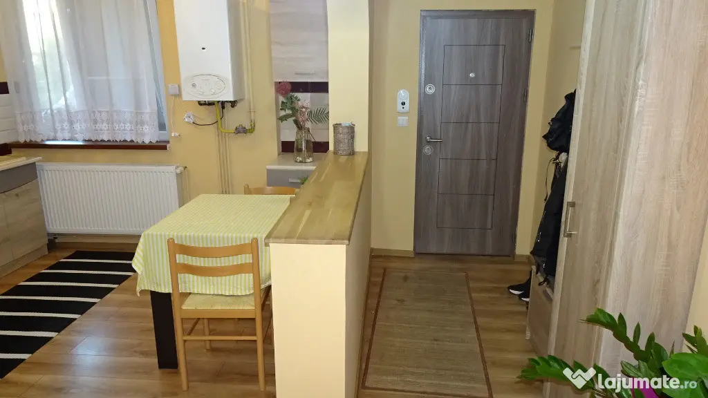 Inchiriez apartament 2 camere in Deva, zona ultracentrala, etaj 1, - Deva (Hunedoara)