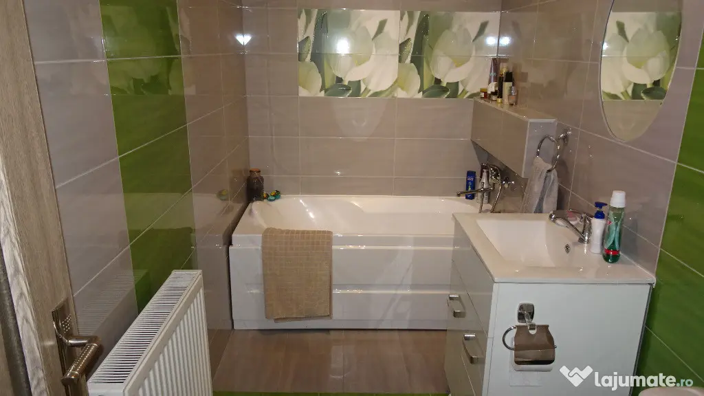 Inchiriez apartament 2 camere in Deva, zona ultracentrala, etaj 1, - Deva (Hunedoara)