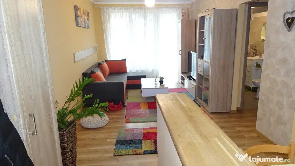 Inchiriez apartament 2 camere in Deva, zona ultracentrala, etaj 1, - Deva (Hunedoara)
