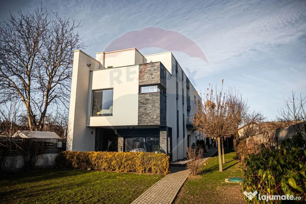 Casă / Vilă de lux cu 6 camere de vânzare în Șcheia, Suceava - Scheia (Suceava)