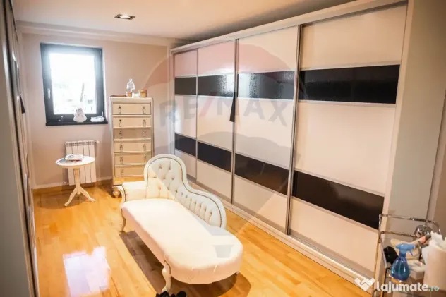 Casă / Vilă de lux cu 6 camere de vânzare în Șcheia, Suceava - Scheia (Suceava)