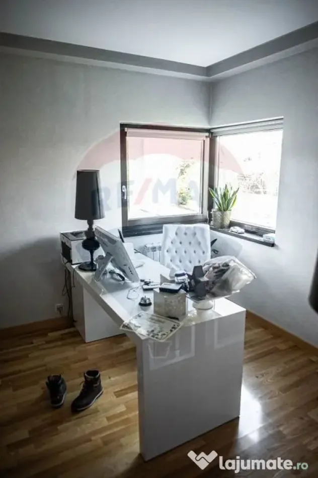 Casă / Vilă de lux cu 6 camere de vânzare în Șcheia, Suceava - Scheia (Suceava)