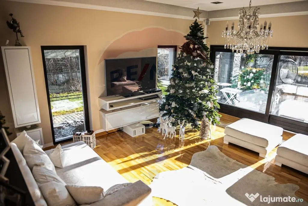 Casă / Vilă de lux cu 6 camere de vânzare în Șcheia, Suceava - Scheia (Suceava)