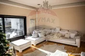 Casă / Vilă de lux cu 6 camere de vânzare în Șcheia, Suceava