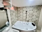 Aapartament de vanzare zona centrala (curte comuna)