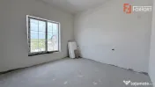 Duplex de vanzare, 4 camere despartit prin garaj - toate uti 