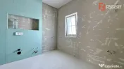 Duplex de vanzare, 4 camere despartit prin garaj - toate uti 