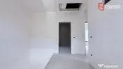 Duplex de vanzare, 4 camere despartit prin garaj - toate uti 