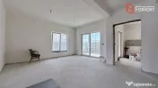 Duplex de vanzare, 4 camere despartit prin garaj - toate uti 