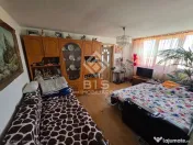 Apartament 2 camere semidecomandat.