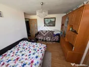 Apartament 2 camere semidecomandat.