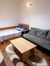 Garsoniera de închiriat, decomandat, 30 mp, zona Iulius Mal 