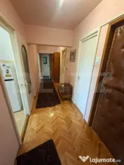 Apartament cu trei camere de vânzare în Tudor! Zona Înfr?