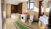 Casă P+1 cu garaj, piscină și curte generoasă – Comuna 